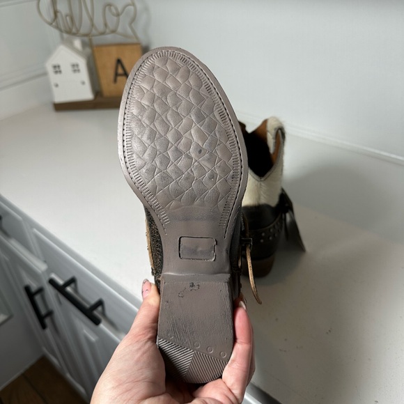 Sterling River Cowhide Harness Women’s 7.5 Western Ankle Boots Hair On Hide - Picture 9 of 10